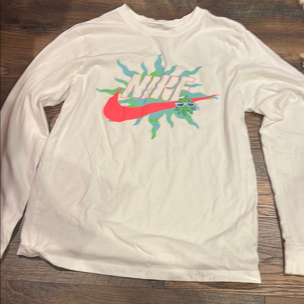Mens Nike White Long Sleeve Graphic tee small